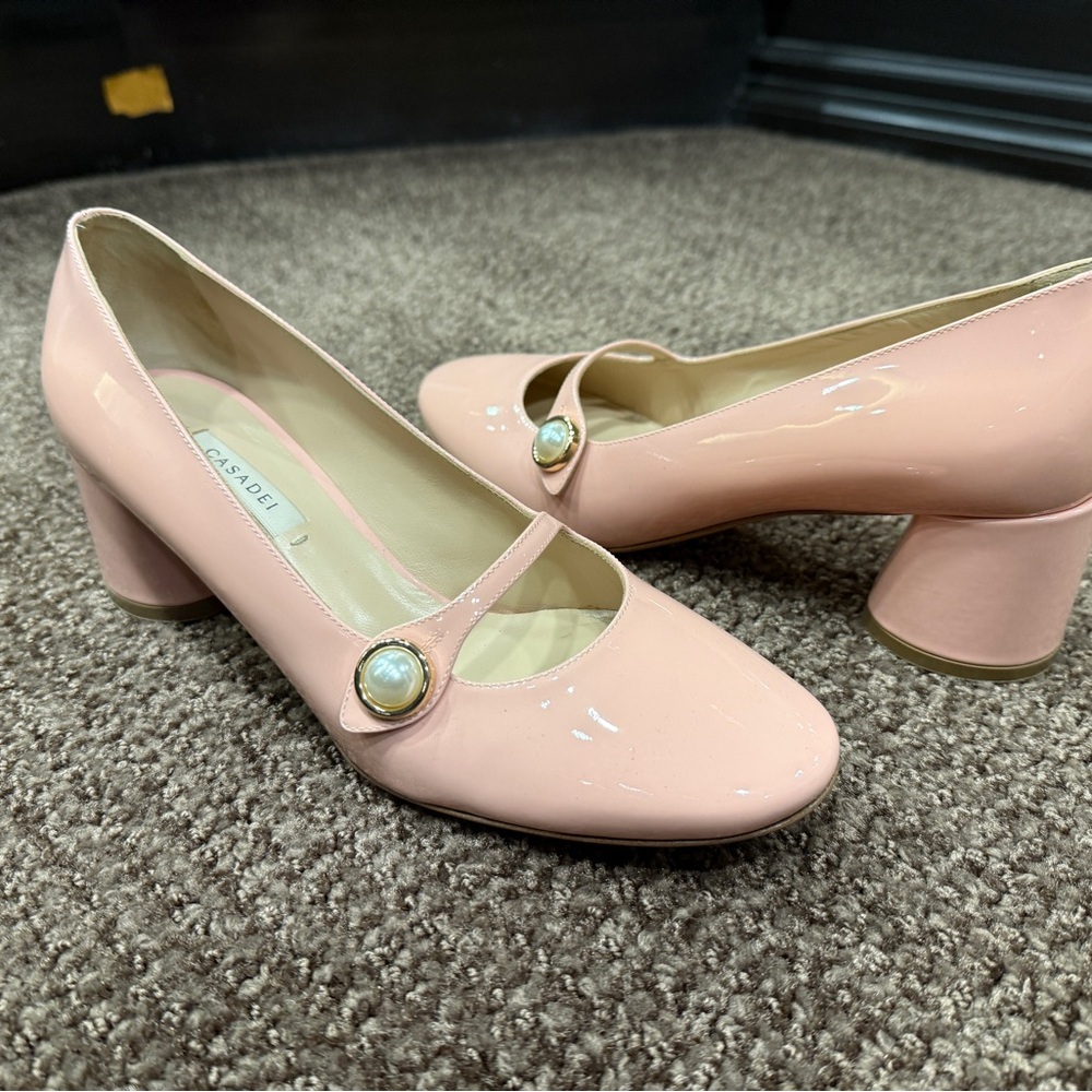 Elegant Pink Maryjanes with Pearl Accent